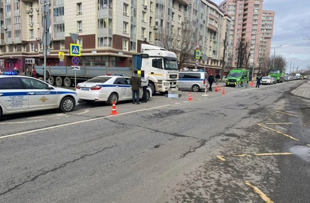 В Москве водитель грузового авто сбил пешехода