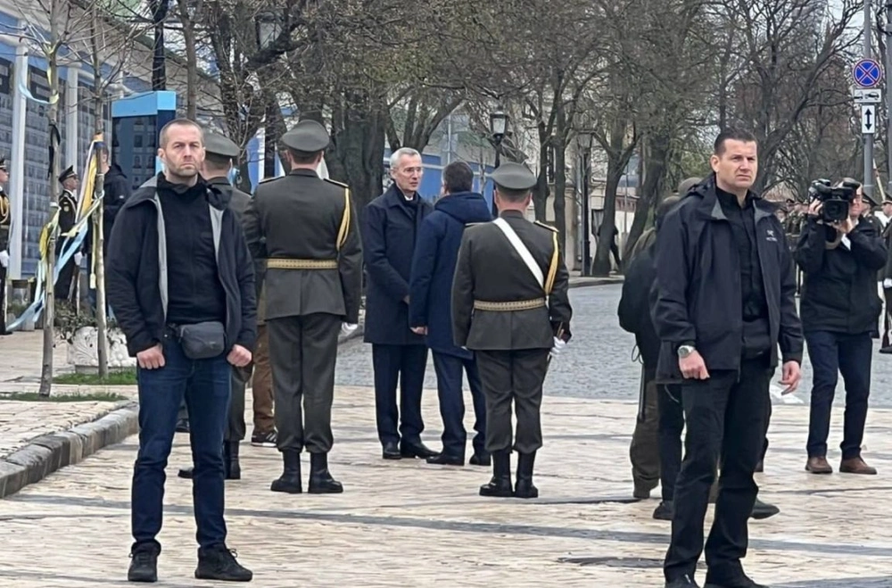 В Киев приехал генсек НАТО Йенс Столтенберг