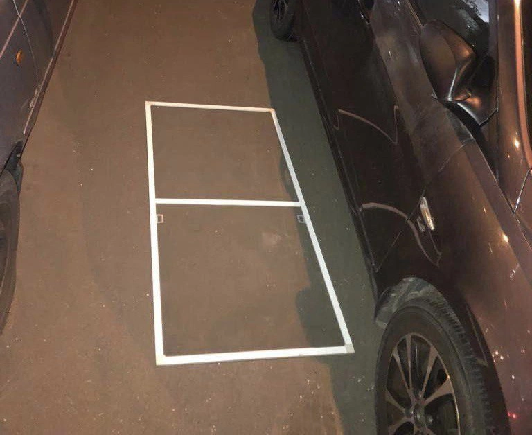 В Москве из окна 9 этажа выпала двухлетняя девочка