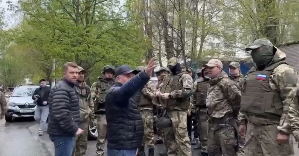 В Белгороде авиабомбу удалось достать, людей начали постепенно возвращать в квартиры