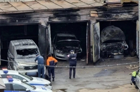 В Кирове полицейский сжег три служебные машины