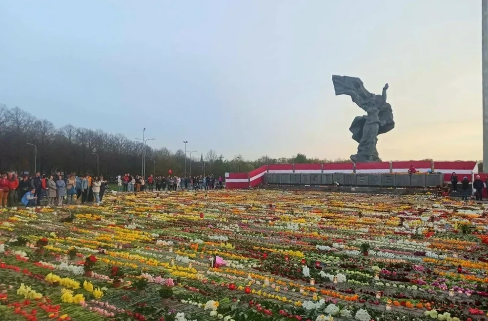 В Латвии утвердили законопроект о запрете празднования 9 Мая