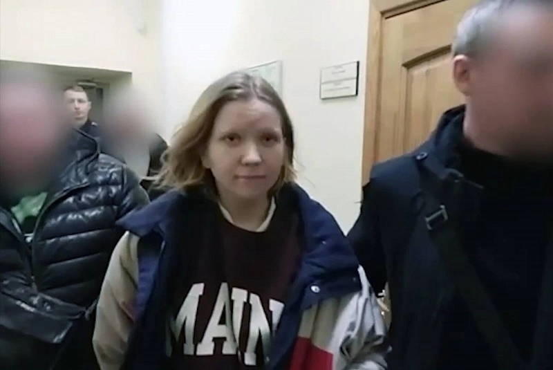 В Басманный суд доставлена Дарья Трепова по обвинению в совершении теракта