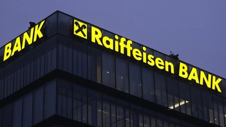 Raiffeisenbank закрыл корсчета российских банков