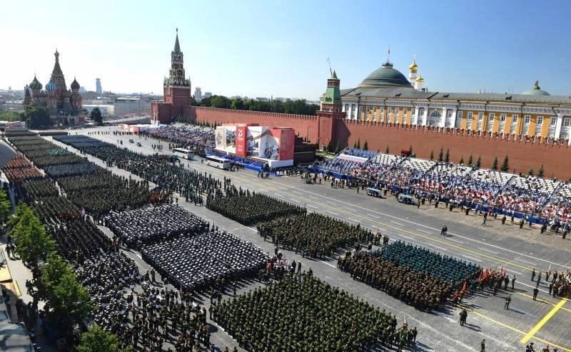 Генеральные репетиции Прада Победы прошли в Москве и Санкт-Петербурге
