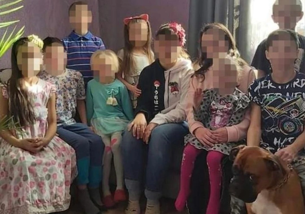 В Польше украинская беженка  мучила своих приемных детей и продавала их педофилам