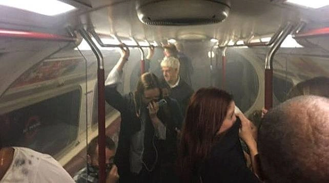 В лондонском метро загорелся поезд 