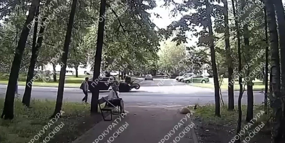 На востоке Москвы подросток сбил мотоциклиста