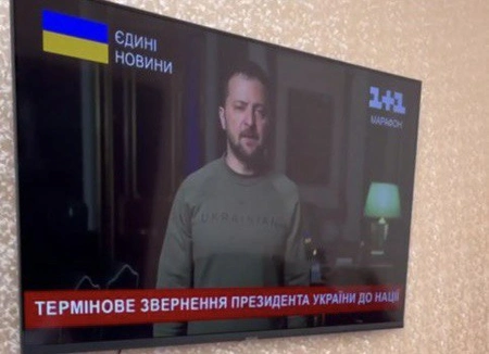 Хакеры взломали ТВ на Украине: Зеленский извинился за Донбасс и поздравил с Днем России