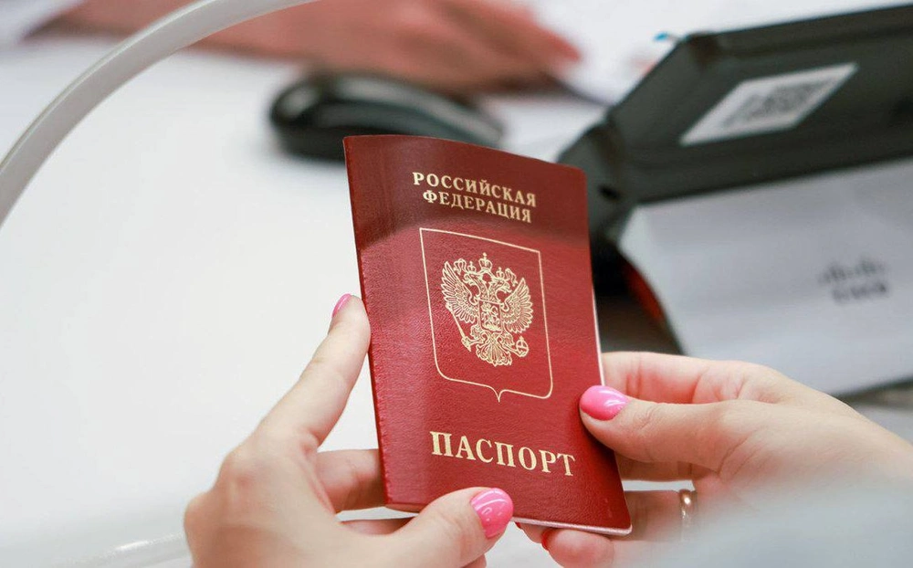 У призывников теперь будут изымать загранпаспорта