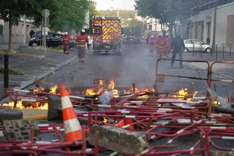 Во Франции третий день продолжаются беспорядки и насилие