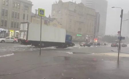 В Москве потоп из-за сильного дождя