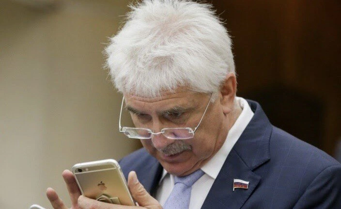 Депутат Алексей Чепа: многие Госструктуры РФ отказались от техники Apple