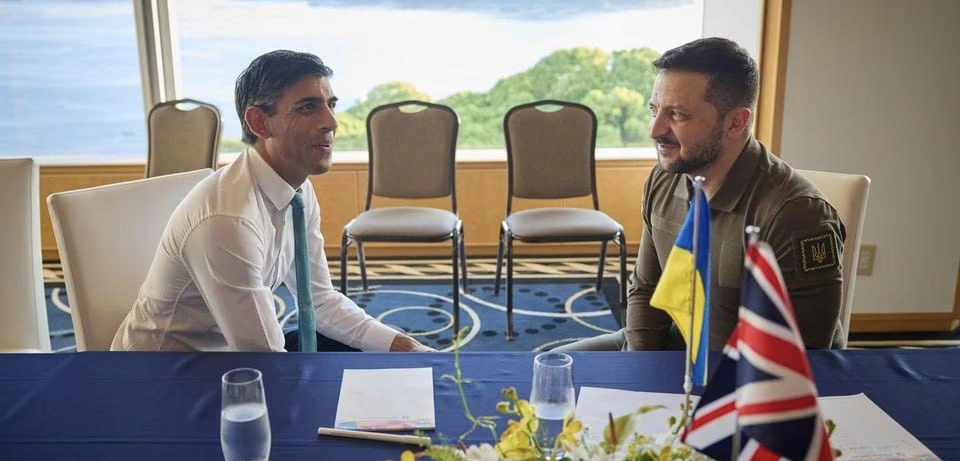 Великобритания финансово поможет Украине