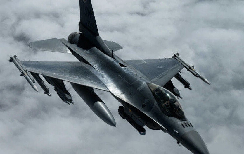 Блинкен назвал сроки передачи истребителей F-16 Украине