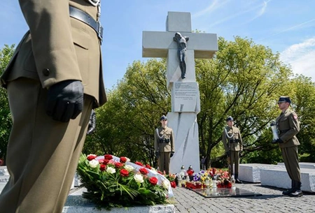 Польша призывает Киев признать вину за Волынскую резню