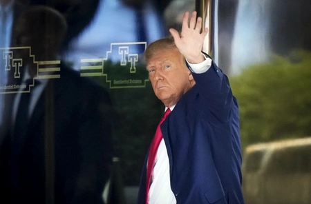 Экс-президент США Дональд Трамп приедет на процедуру ареста в Атланте