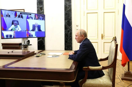 Путин в онлайн режиме переговорил с членами Совбеза РФ