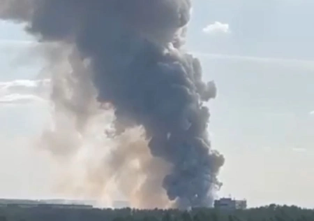 В Кемерово пожар на складе с пиротехникой
