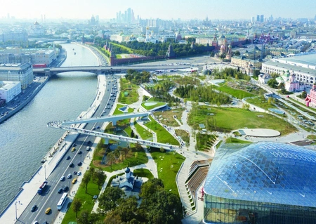 В Москве парк «Зарядье» закрыли из-за неизвестного устройства на территории