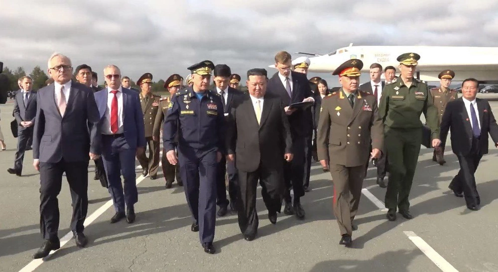 Сергей Шойгу показал Ким Чен Ыну новейшие образцы российского авиавооружения