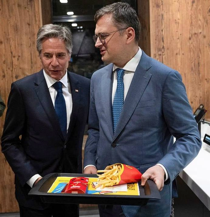 Встреча министра иностранных дел Украины с секретарём США прошла в McDonald’s