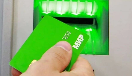 Сбербанк продлил срок действия карт «Мир» до 10 лет