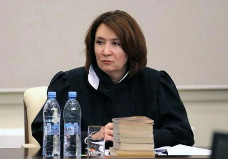 «Золотая судья» Хахалева продолжает мутить схемы в бегах