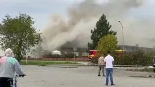 В одном из городов Швеции местные жители сожгли мечеть