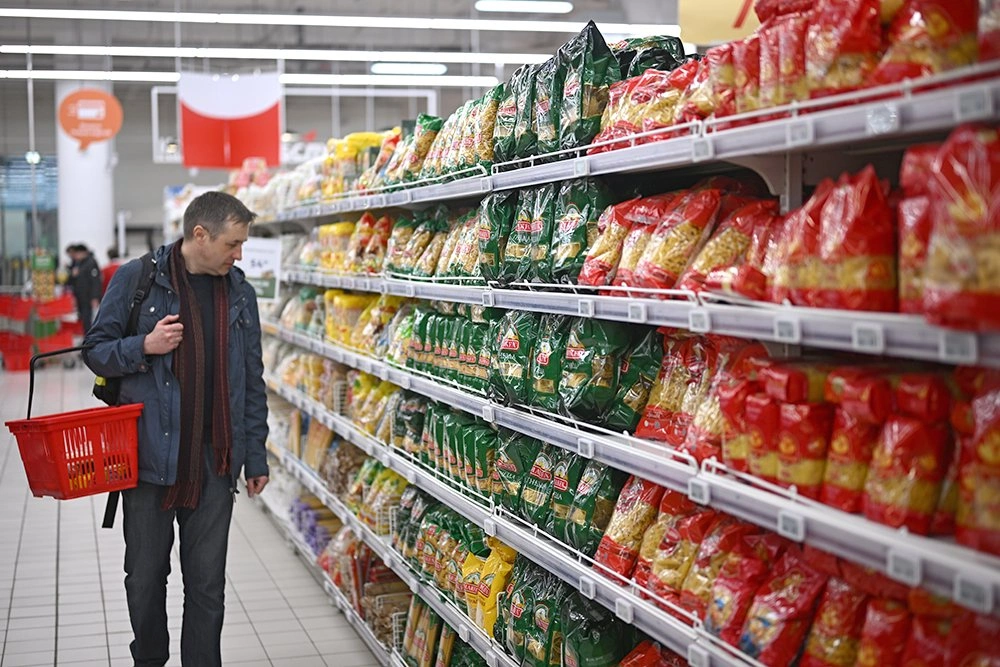 В Литве людям будут предлагать покупать просроченные продукты