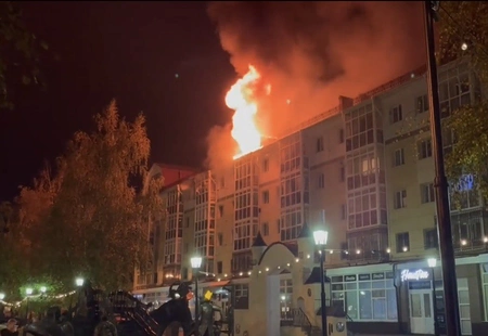 В результате пожара в жилом доме в Тобольске эвакуировали 300 жильцов
