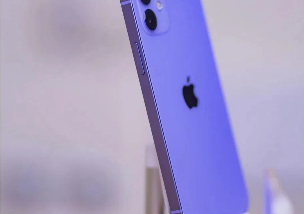 Франция возобновляет продажу iPhone 12 после обновления