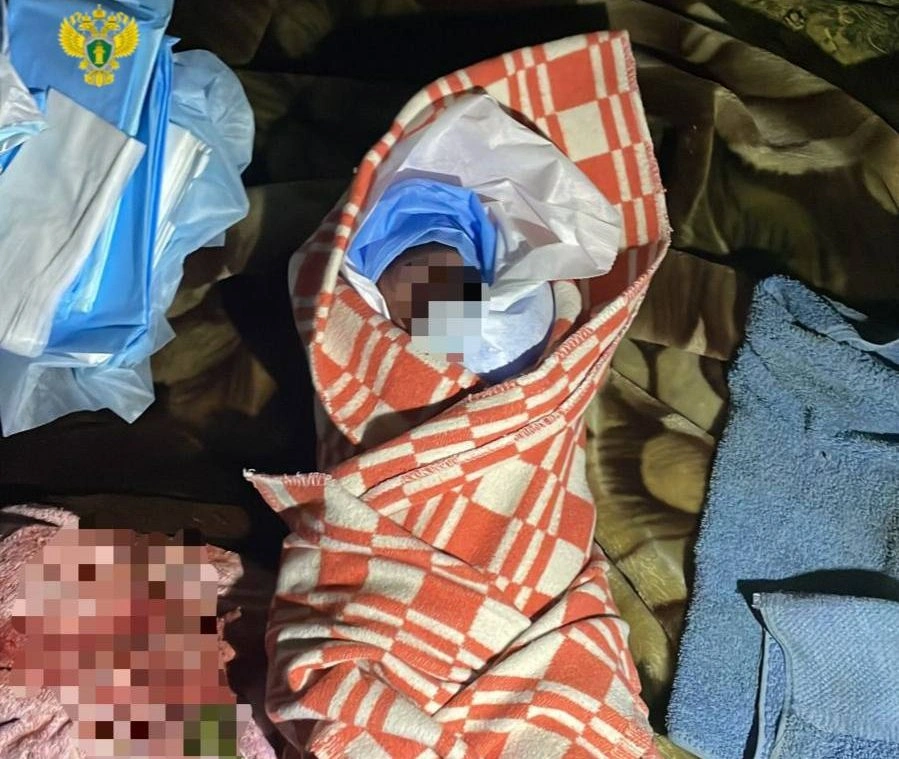 В Москве женщина выбросила новорожденного ребенка в мусорный бак