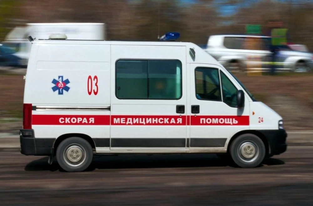 В Новокузнецке дерево упало на машину в результате двое погибли