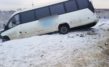 В Калуге произошло ДТП с участием экскурсионного автобуса и легковушки