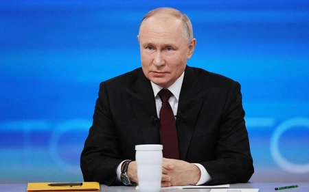 Путин поручил Правительству решить проблему оплаты труда педагогов