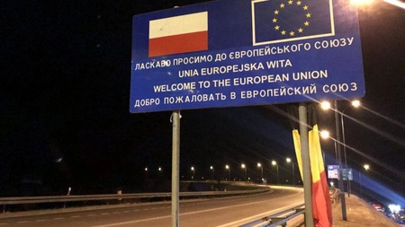 Польша начинает уставать платить пособия украинским беженцам