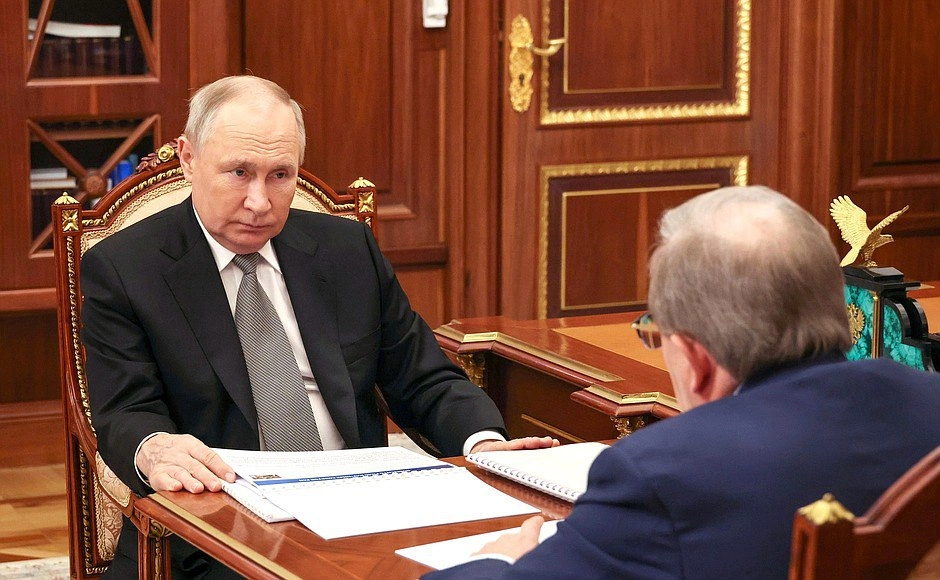 Владимир Путин провел встречу с главой РАН