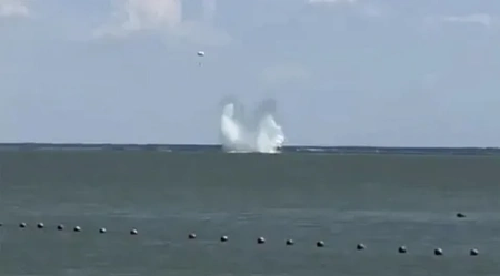 Военный самолёт упал в море недалеко от Севастополя
