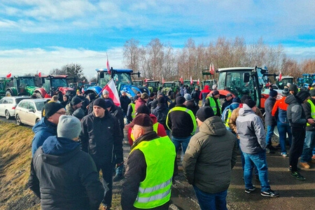 Польские фермеры перестали пускать через границу с Украиной пассажирские автобусы