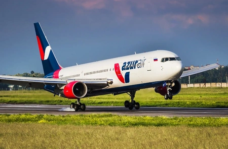 Рейс Azur Air задержали в аэропорту Пхукета из-за нештатной ситуации на борту