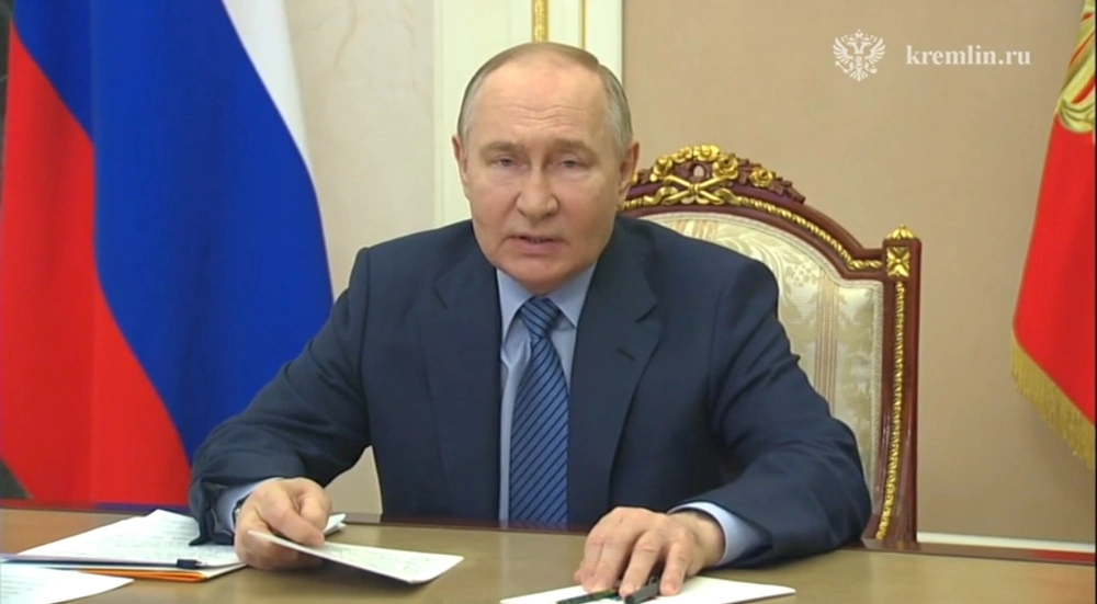 Владимир Путин провел совещание по устранению ущерба от наводнения 