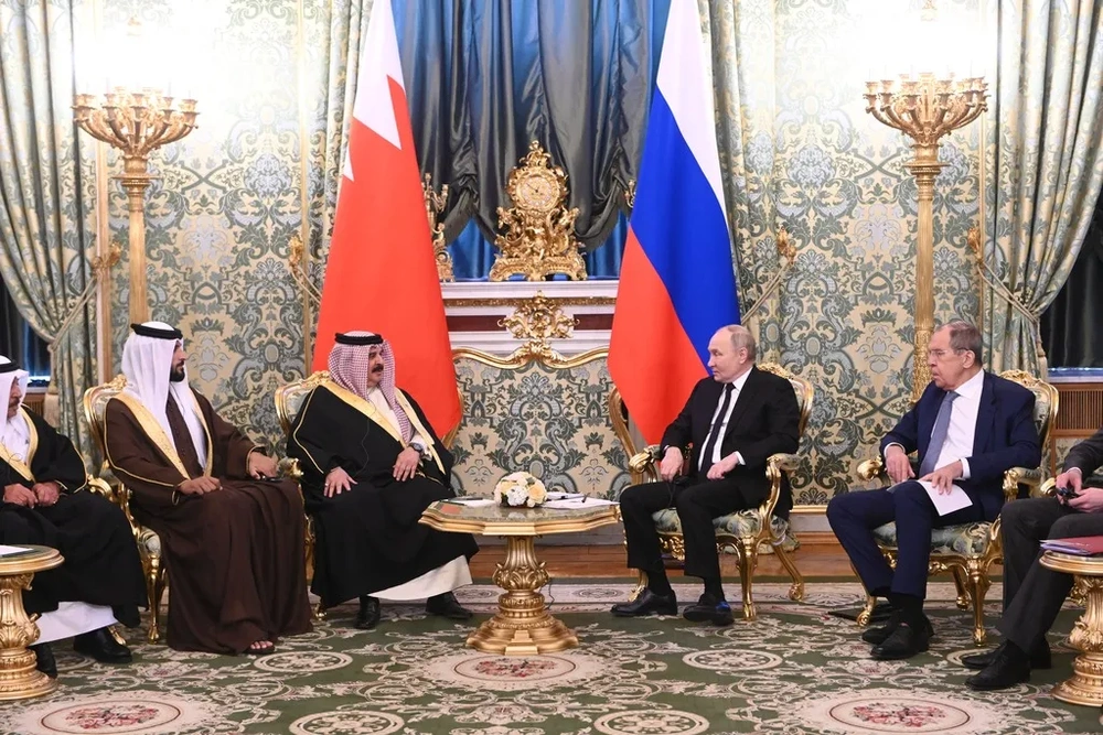 Россия и Бахрейн подписали семь документов после переговоров лидеров стран 