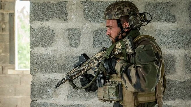Франция опровергла отправку войск на Украину
