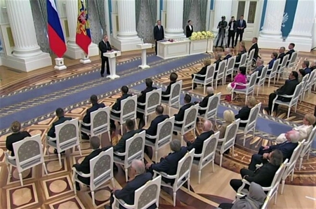 Владимир Путин вручил государственные награды в Кремле