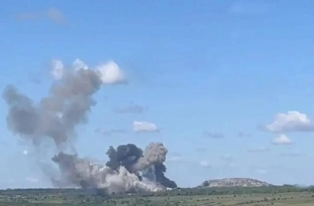 На пляже Севастополя водолазы нашли три суббоеприпаса после удара ВСУ