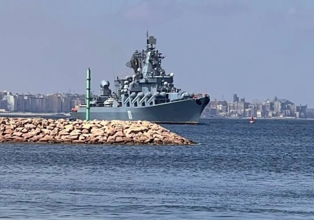 Российские корабли совершили деловой заход в египетский порт
