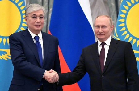 Владимир Путин принял приглашение Токаева посетить Казахстан
