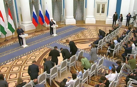 Владимир Путин и Виктор Орбан провели пресс-конференцию