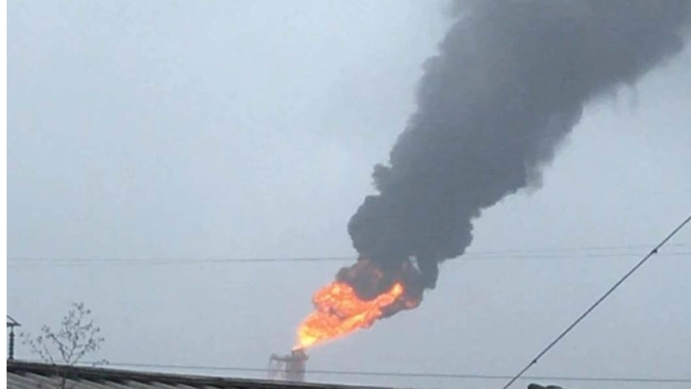 Семь человек в больнице после пожара на нефтезаводе в Омской области